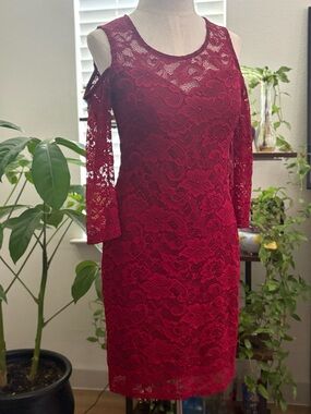 Cold-Shoulder Stretch Lace Bodycon Mini Dress in Red Burgundy Quarter Sleeve MED